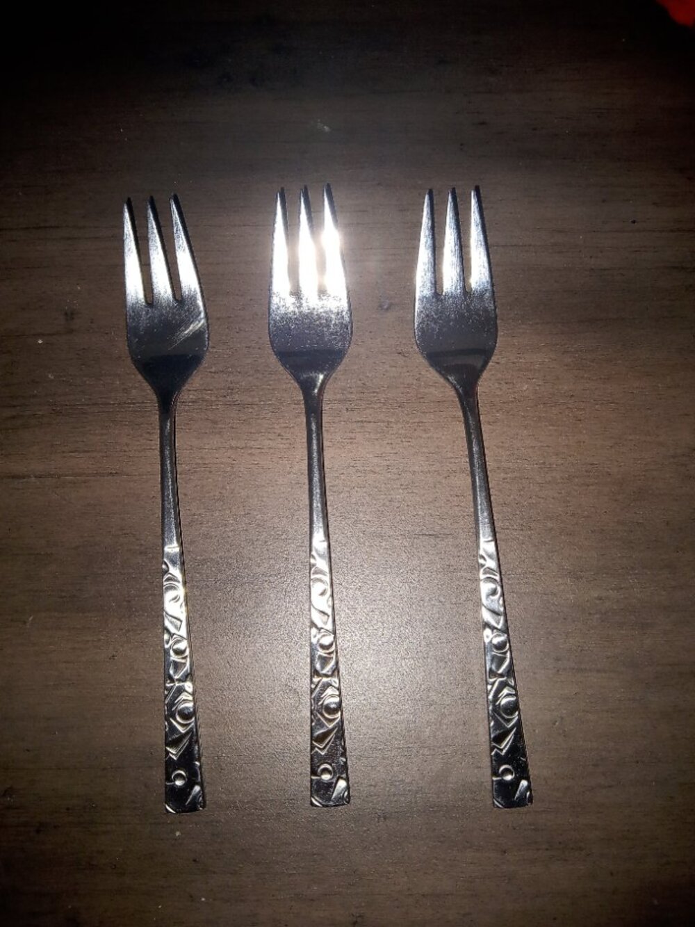 1847 Rogers Bros. Navaho pattern satin stainless steel, Salad forks.